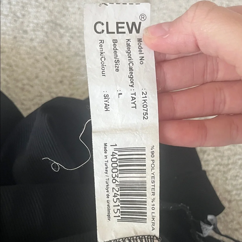 Clew women’s black